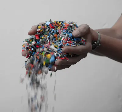 Fabricant de dalles béton durables à Bordeaux 33 : conception écologique et hydrofuge à base de matériaux recyclés