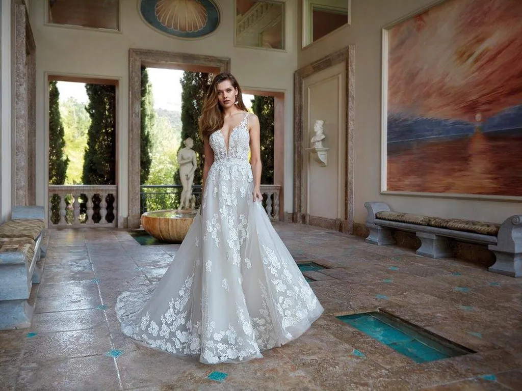 Robe de mariée bohême trapèze Démétrios 1214 modèle 2023 à Marseille  