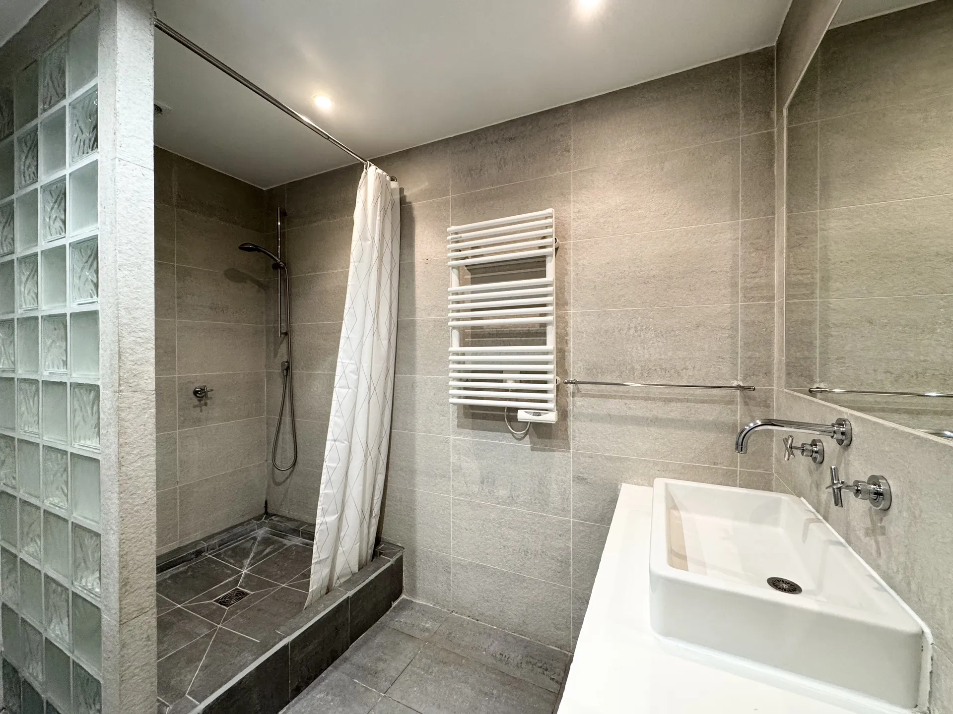 A louer appartement esprit loft 181 M2, 15 minutes du RER A Saint Germain en Laye