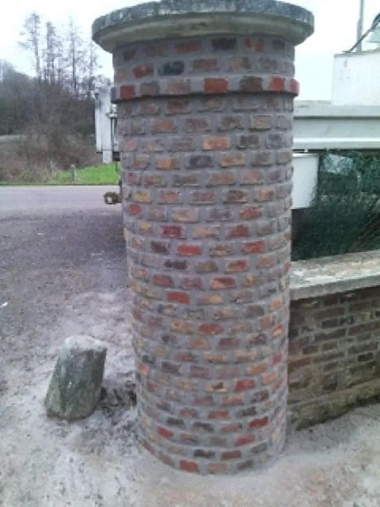 Installation de Murets en Maconnerie, Piliers de Portails en Briques et Soubassements en Béton à Deauville dans le calvados 14 et ses Alentours