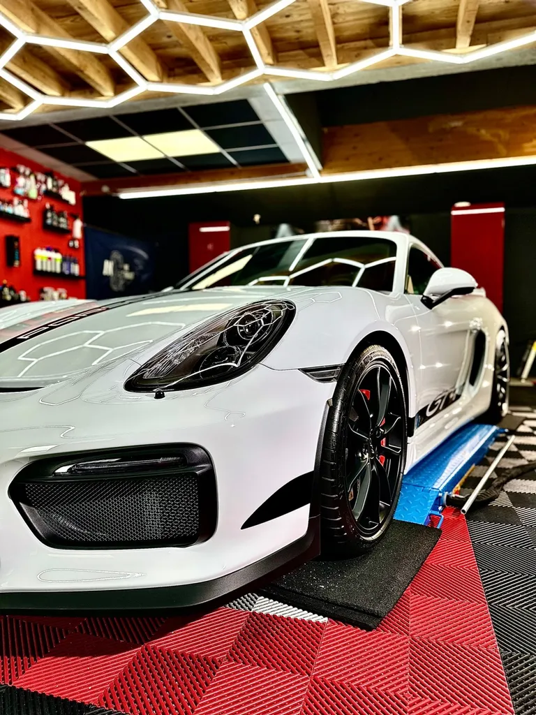 la meilleure protection carrosserie PPF voiture protection carrosserie Lyon Porsche GT4