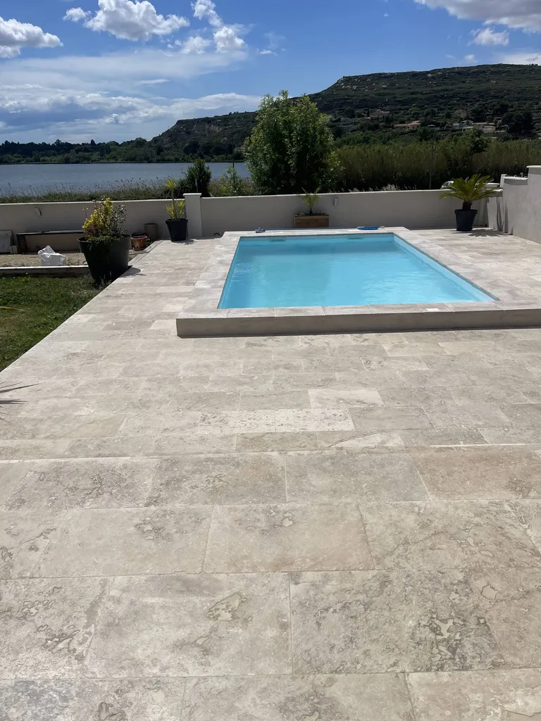 Travertin second choix idéal tour de piscine , terrasse extérieur martigues pas cher