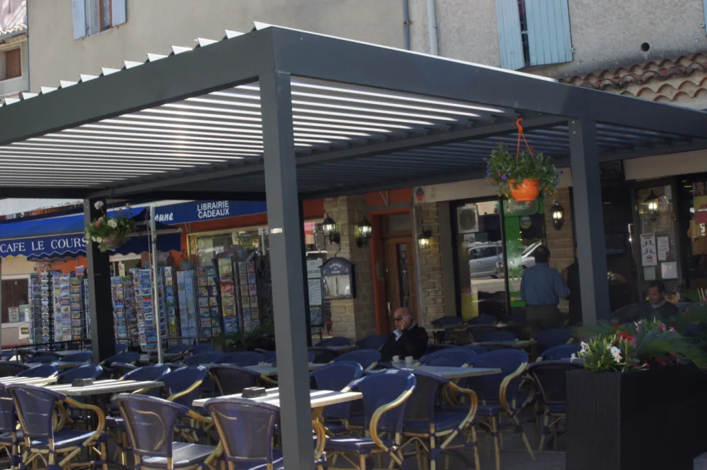 pose d'une pergola bioclimatique à pélissanne