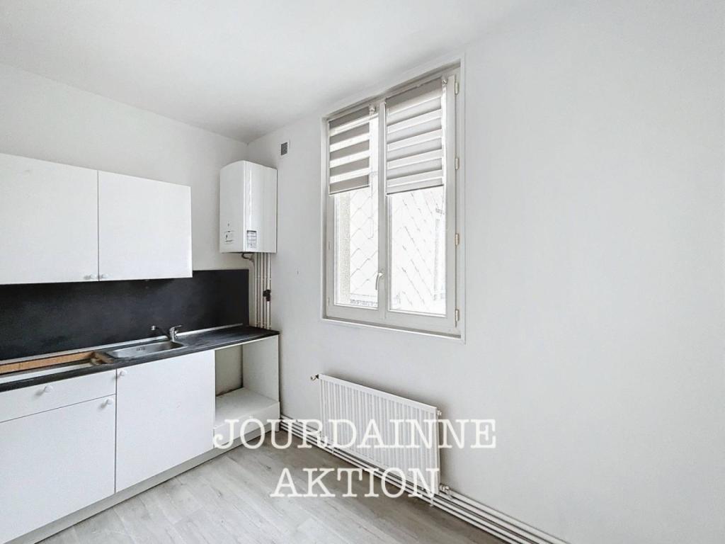 À vendre, appartement de 3 chambres à Rouen rue de Le Nostre