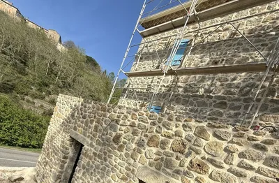 Assurance décennale et conformité DTU dans les Bouches-du-Rhône, Alpes-de-Haute-Provence et Var : des garanties essentielles pour vos travaux de façade