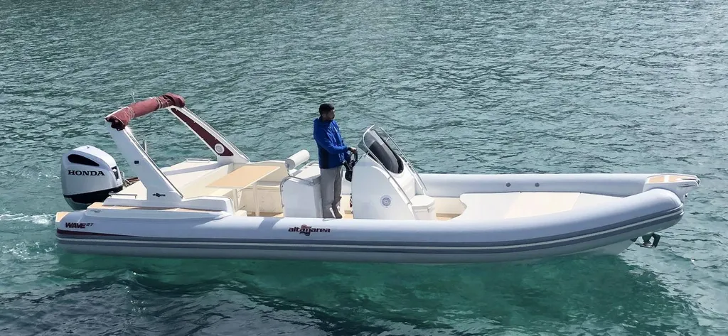 Bateau semi-rigide d'occasion Wave 27 Var