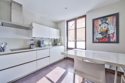 Vente réalisée par notre agence de Saint-Germain -en-Laye comme une maison de 130 M²  avec jardin et terrasses