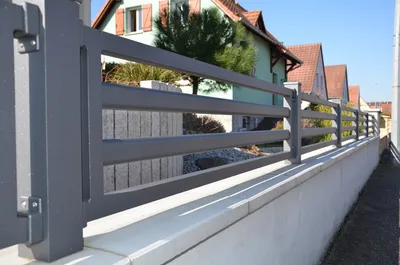 Sécurisez votre maison avec une clôture alu pleine ou ajourée de fabrication française à Belfort