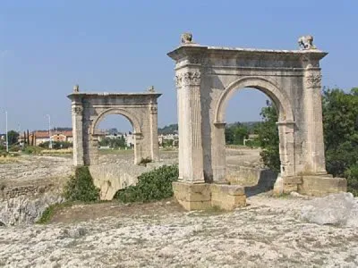 Le restaurant glacier de l'Auberge des Eyssauts près de Salon de Provence