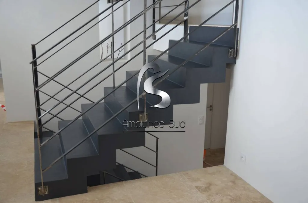 ESCALIER EN BETON CIRE TALOCHE LAMBESC