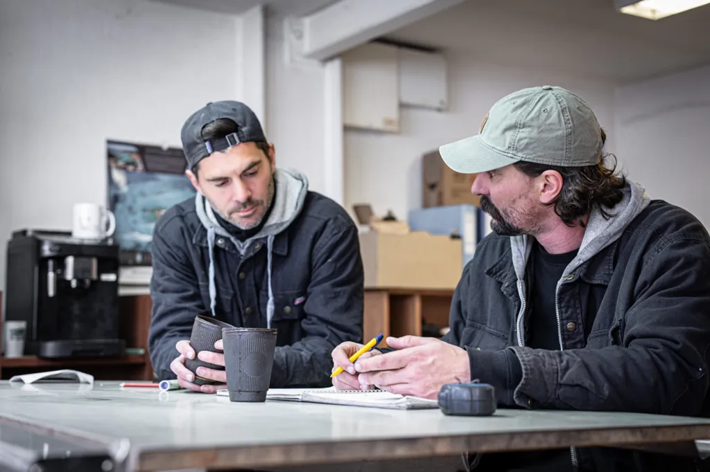 Pergola bioclimatique : 10 raisons de ne pas en acheter une et de préférer une pergola en acier sur mesure à Aix-en-Provence