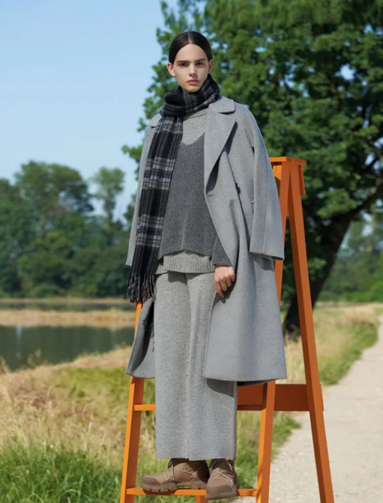 Weekend MaxMara une ligne chic, décontracté et informelle.