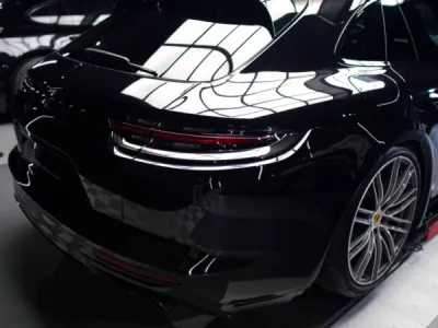 Porsche Panamera Sport Tourismo traitement céramique longue durée et polissage de la carrosserie