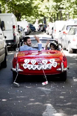 For Your Wedding in Paris, rent a prestigious car for your city tour or couple session with photographer