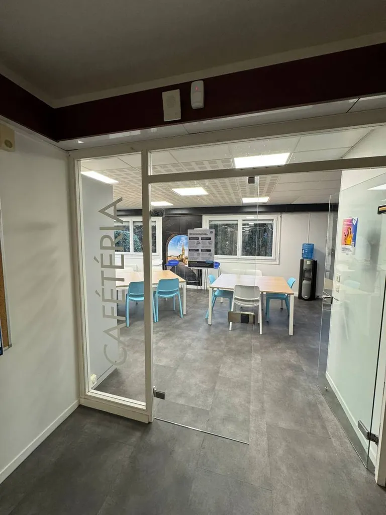 Visuel signalétique directionnelle à CAEN réalisé par TDC