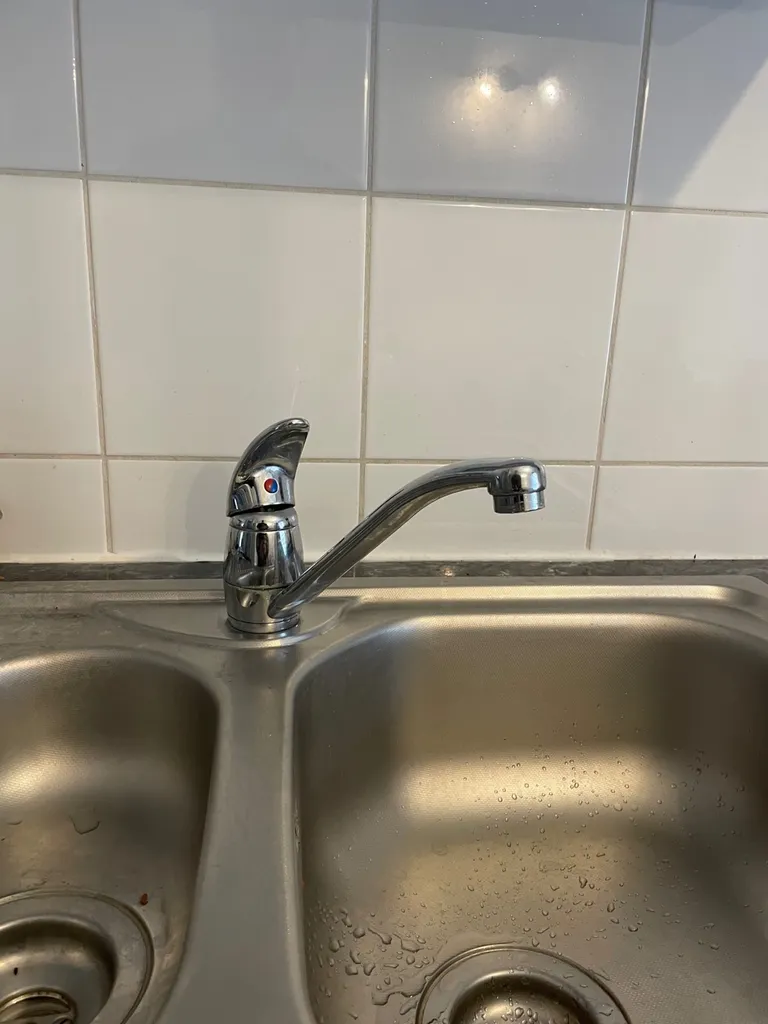 réparation fuite d'eau robinet à Craponne