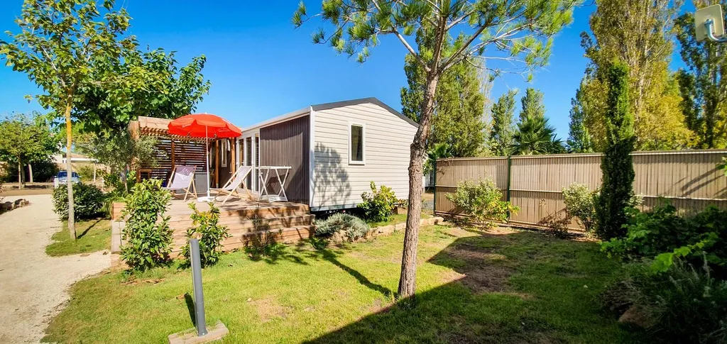 Location de mobil home avec salle de sport et piscine chauffée bord de mer à Vias Plage