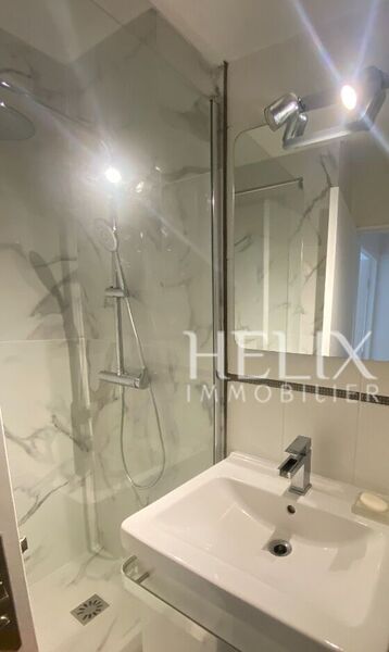 Joli Appartement  avec balcon et double parking refait à neuf