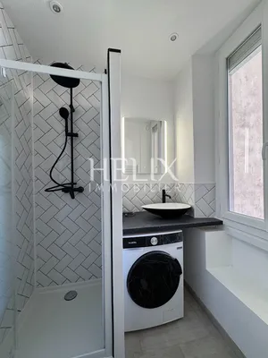 A louer, idéalement bien situé au coeur du centre ville à Saint-Germain-en-Laye, appartement 2 pièces avec une jolie verrière.