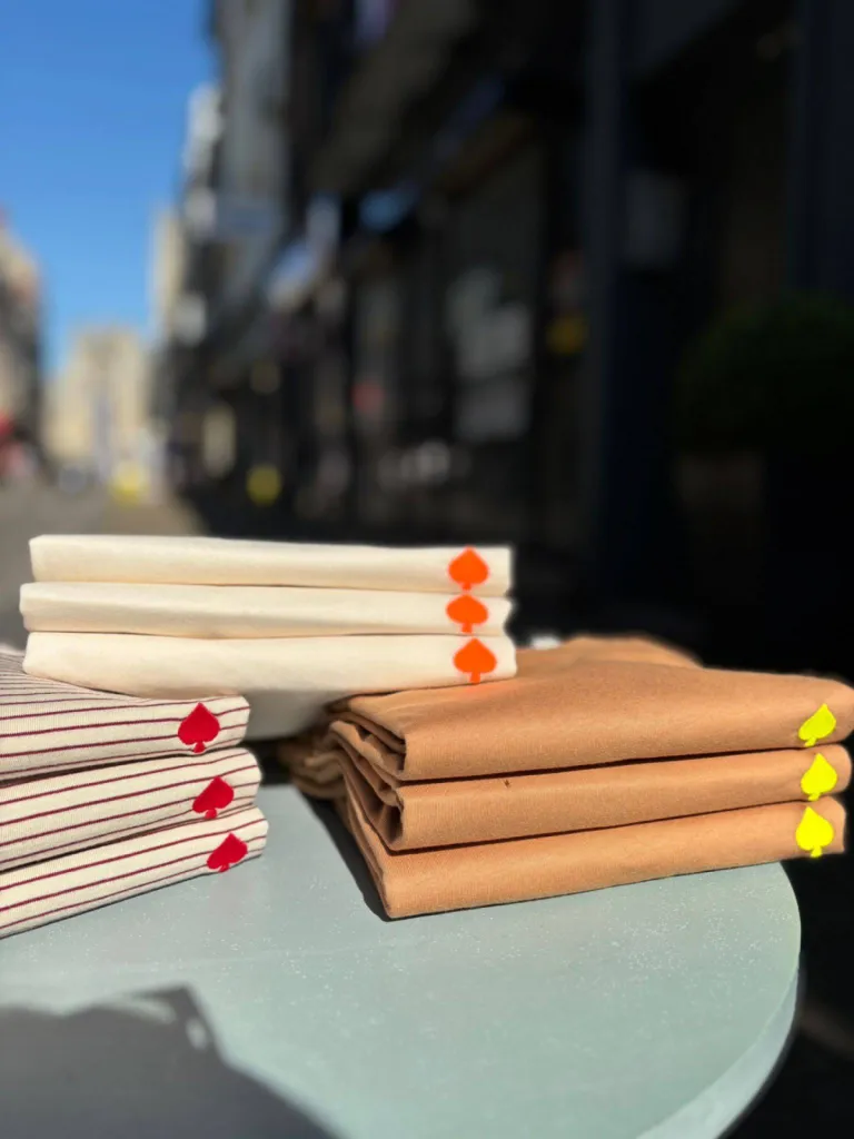 T-shirt de chez Kaqk à Dieppe chez La Suite by Urban Chic 