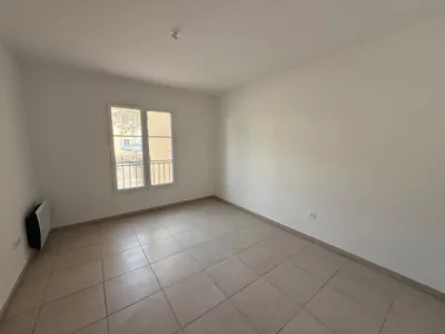 Appartement 3 pièce(s) 2 chambre(s) 67.8 m² Taradeau (83460)