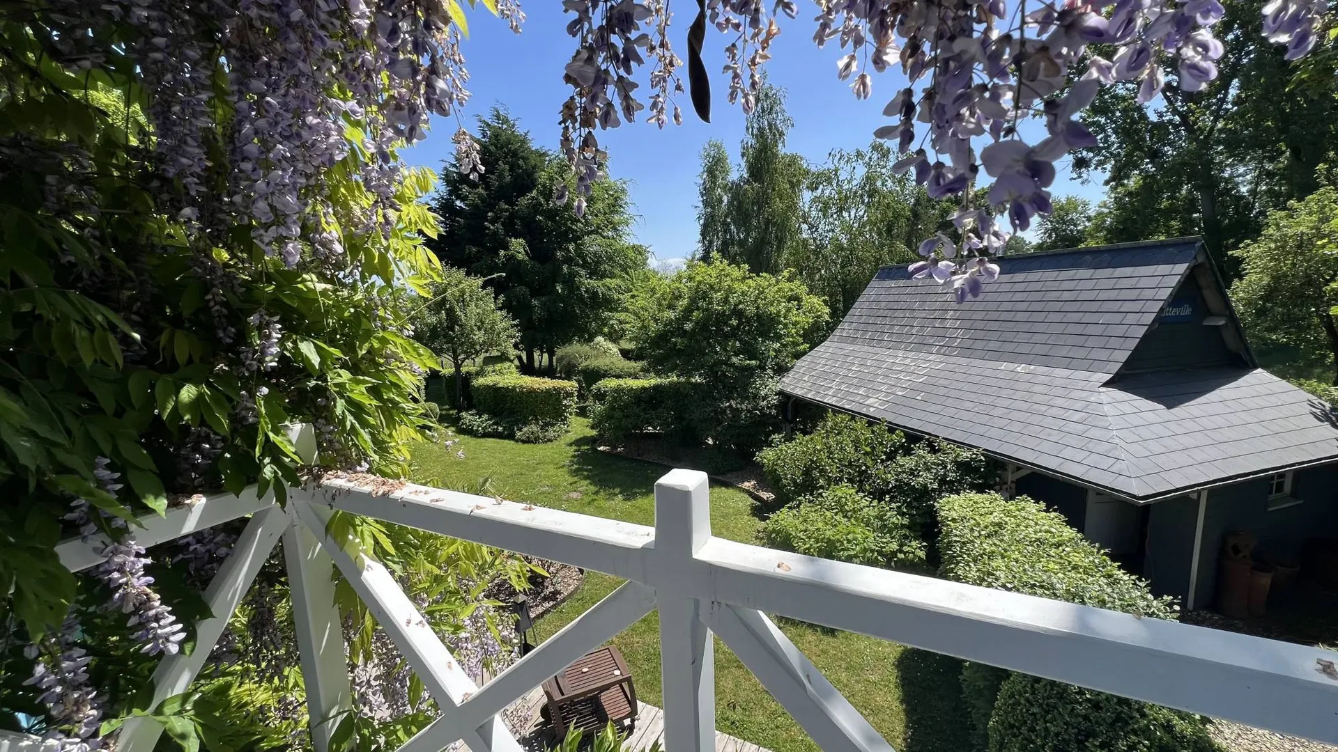 CHARMANT COTTAGE EN BOIS PETIT CAUX