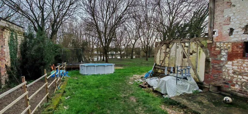 A vendre maison de 217 m² édifiée sur 1700 m² de terrain sur la commune de ORIVAL 76500