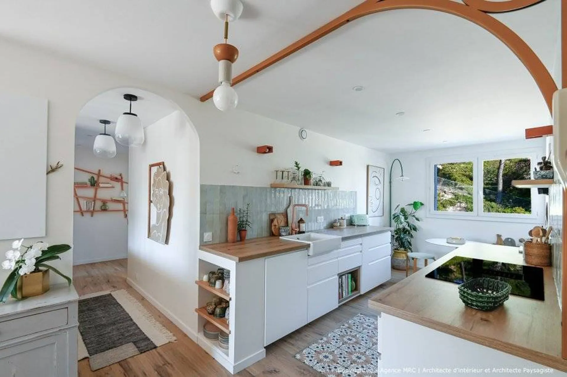 cuisine d'archi  un claustra effet verrière en acier cintré pour délimiter sans cloisonner