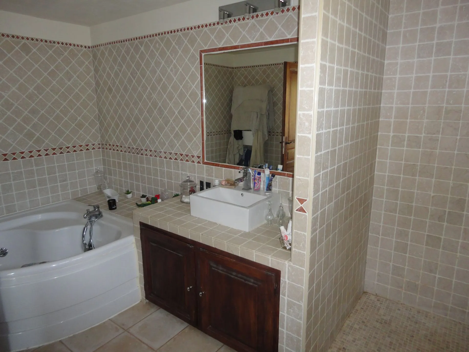 Roquefort la Bédoule T6 avec 1000m² de terrain