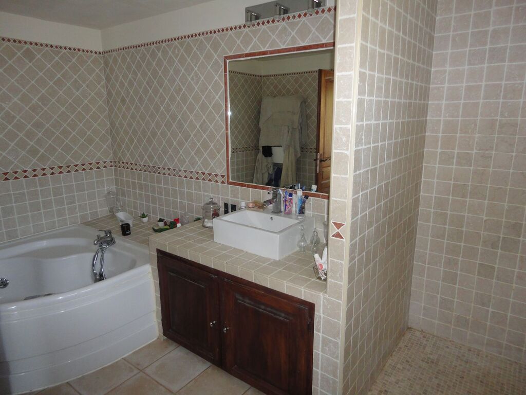 Roquefort la Bédoule T6 avec 1000m² de terrain