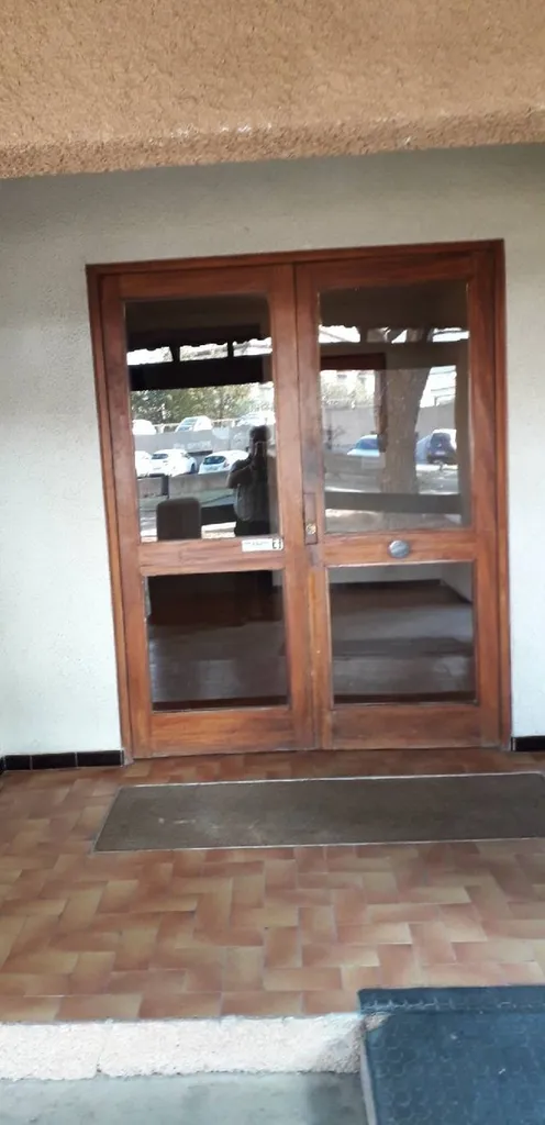 Remplacement d'une porte d'entrée en bois par une porte d'entrée en aluminium à Miramas près d'Istres 13