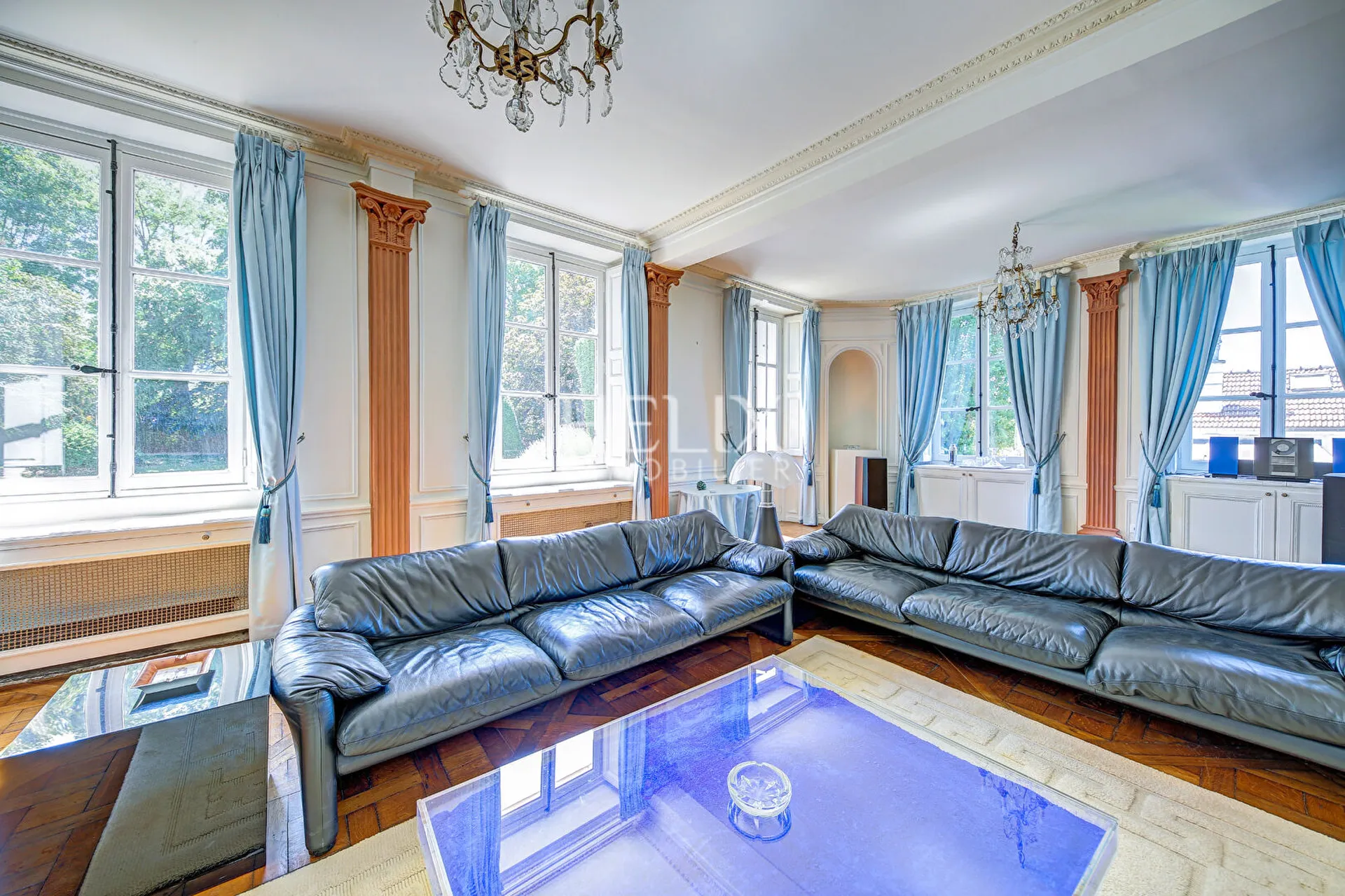 Vivez l'élégance et la grandeur d'un hôtel Particulier de Versailles, Une vie de rêve vous attend au coeur de Versailles 