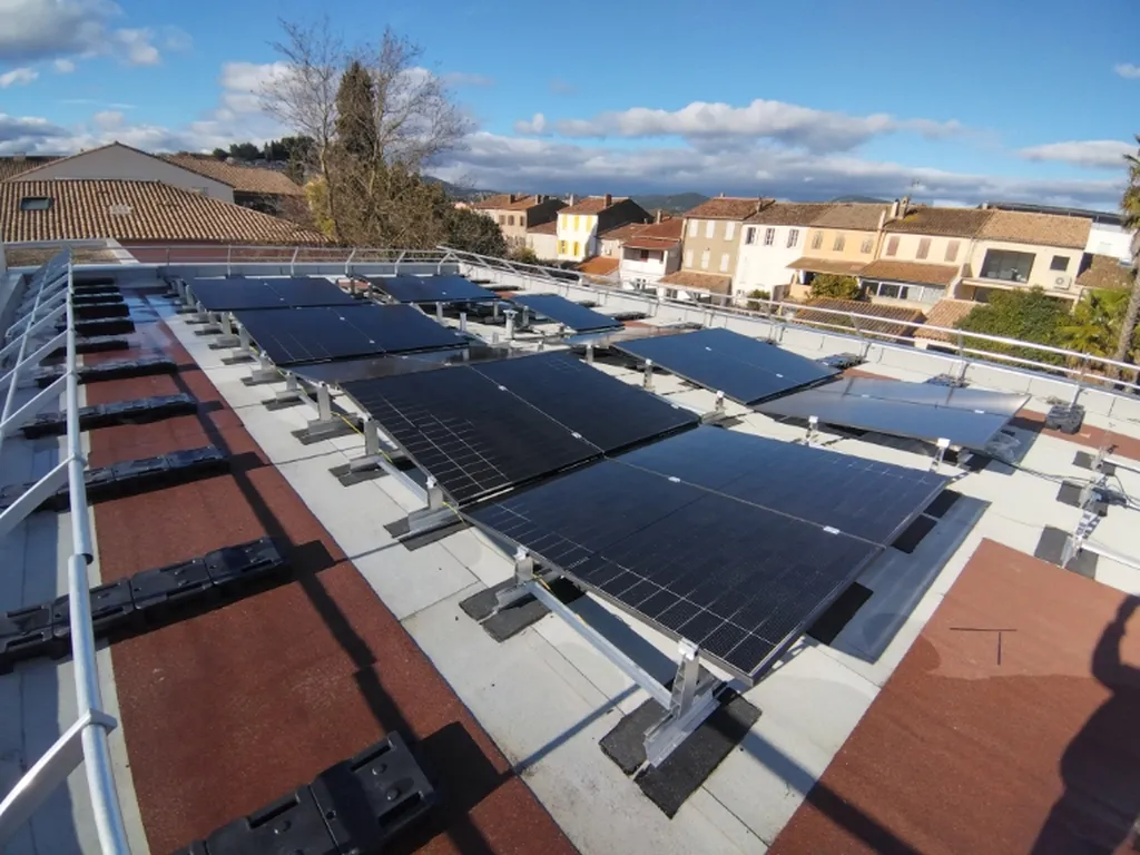 Installation de panneaux solaires au meilleur prix dans le Var avec votre partenaire PESS