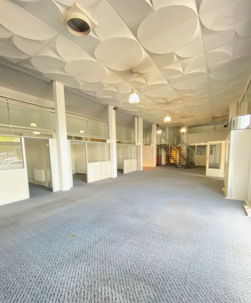 LE HAVRE - A LOUER bureaux avec entrée indépendante de 527 m² sur un axe passant du quartier de l'Eure