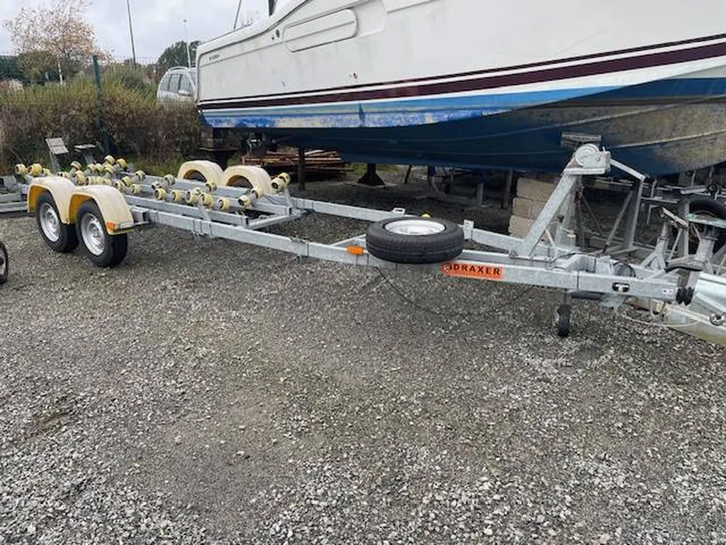 A vendre remorque d'occasion pour de bateaux jusqu'à 7 m dans le Morbihan