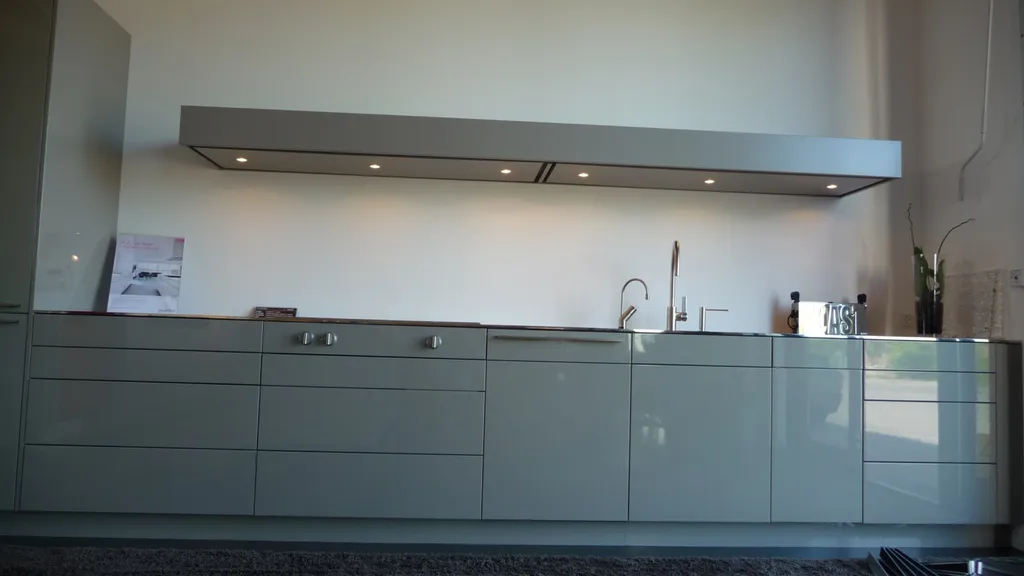 Hotte sur mesure étagière Cannes