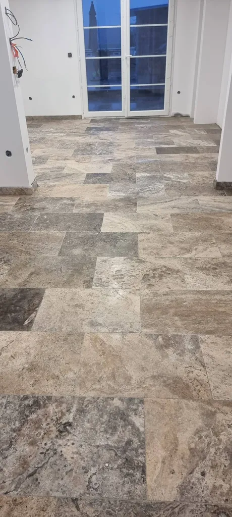 TRAVERTIN SILVER 1ER CHOIX 61 * 40.6 * 1.2 CM