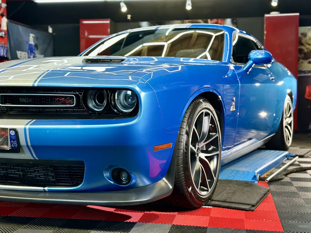 Traitement céramique , detailing Dodge Challenger spécialiste sur Vaugneray 