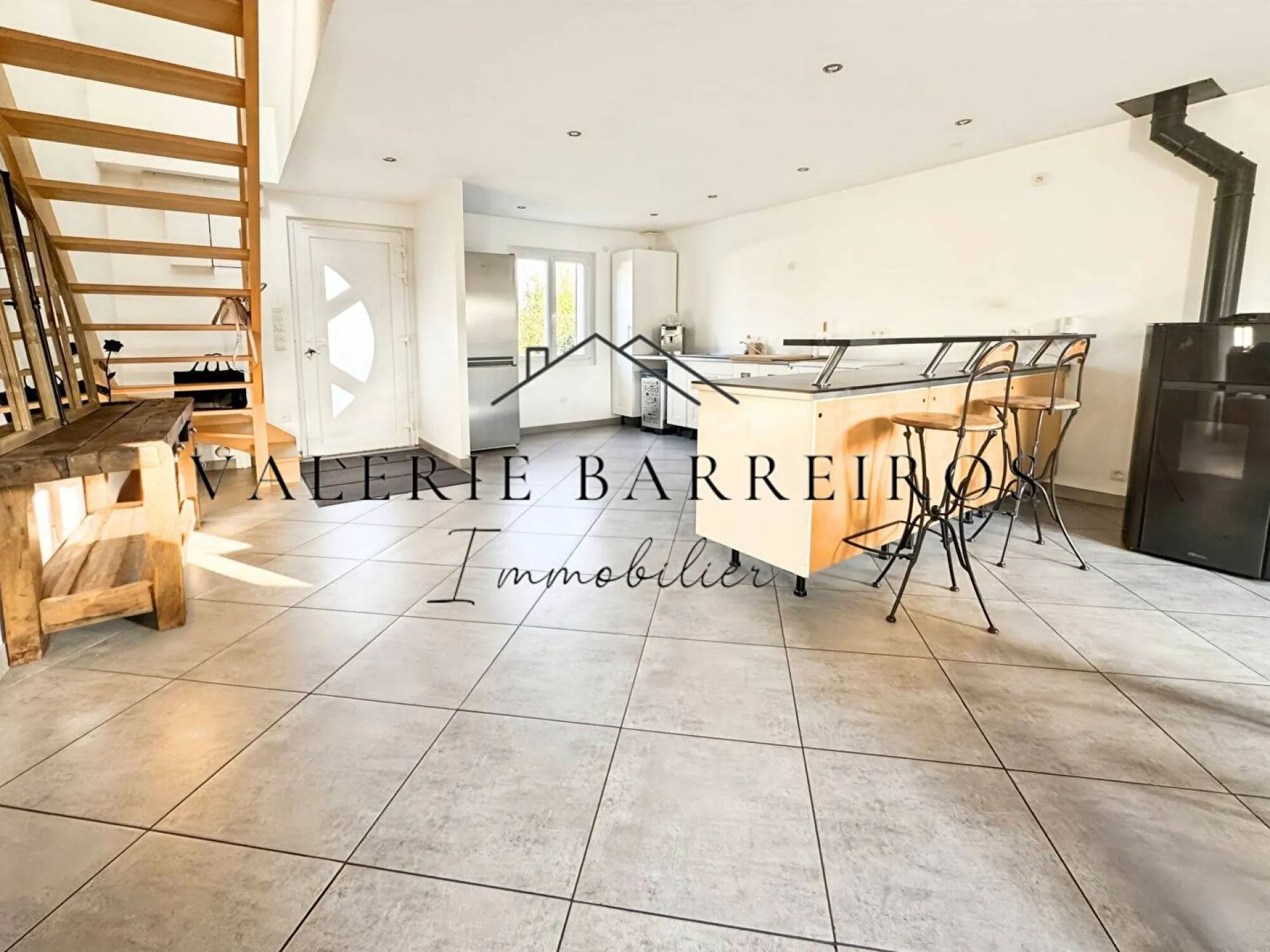 A vendre pavillon individuel de 110 m² édifié sur un terrain de 614 m² sur la commune de LA SAUSSAYE 27370