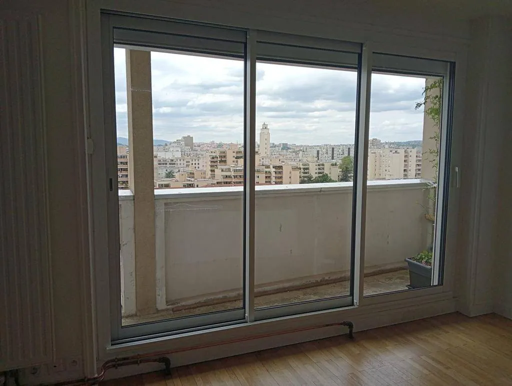 Installation de baie vitrée aluminium et nouvelles menuiseries aluminium à Lyon 69005