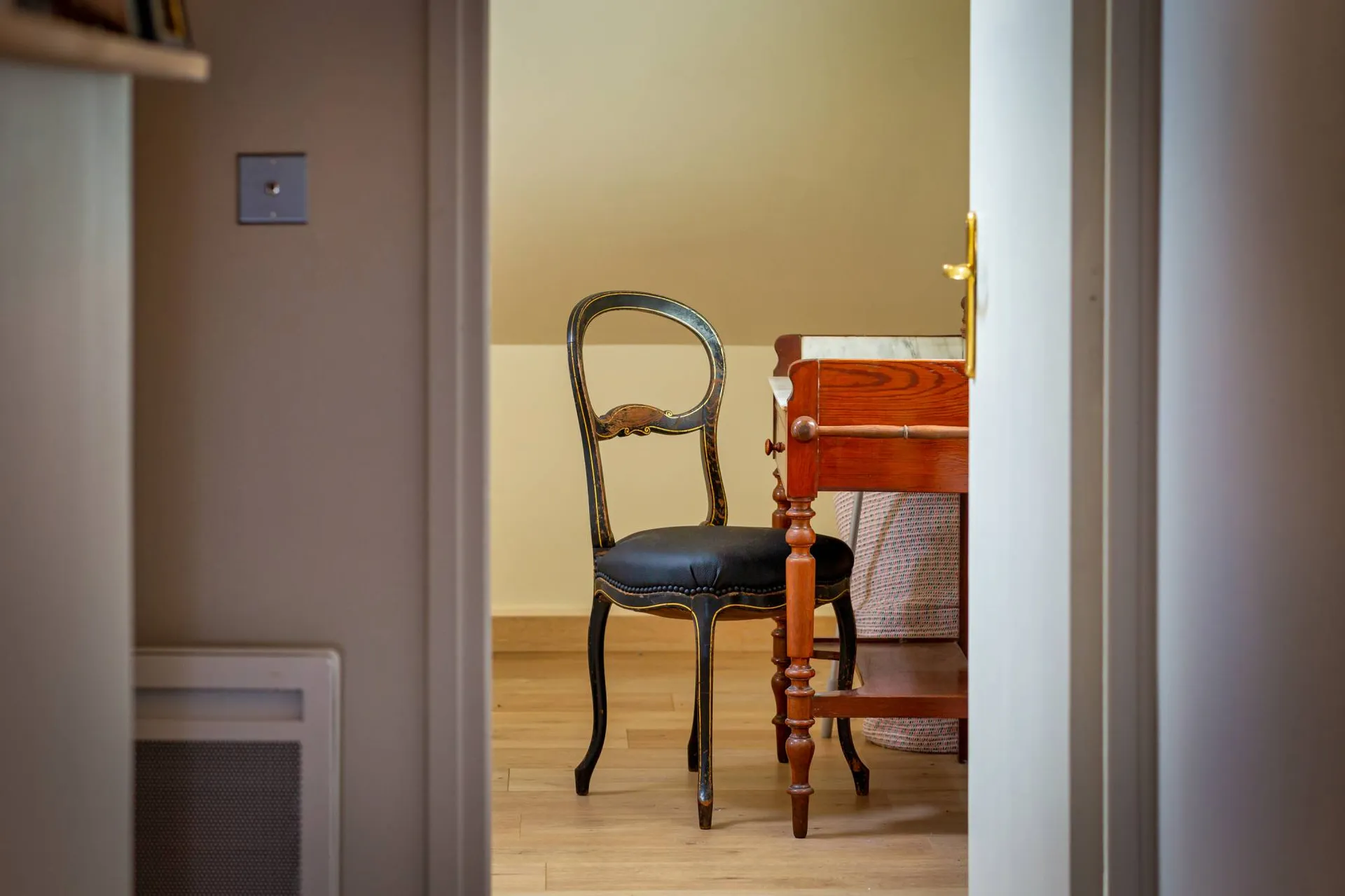 Beau Duplex rénové de 87.35m² Carrez sur cour au cœur de Dieppe, Normandie.