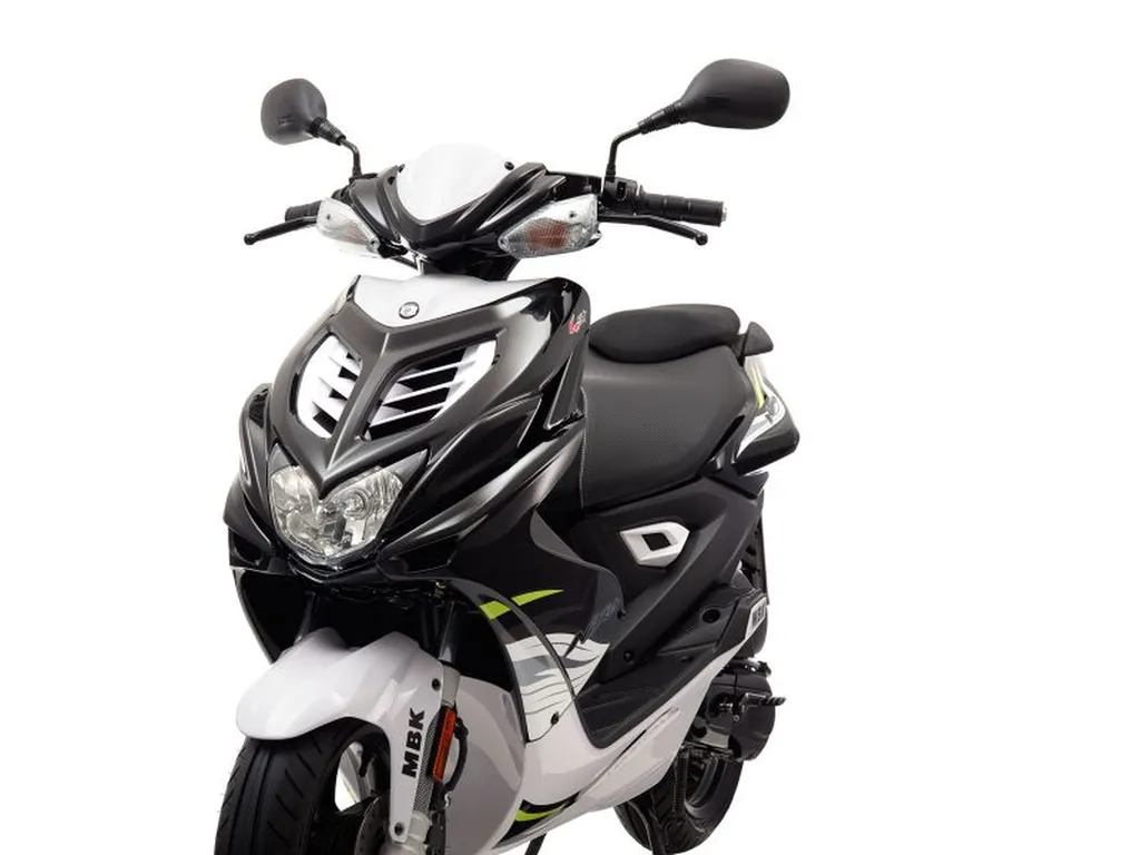 Scooter neuf MBK NITRO 4 temps 50cc.