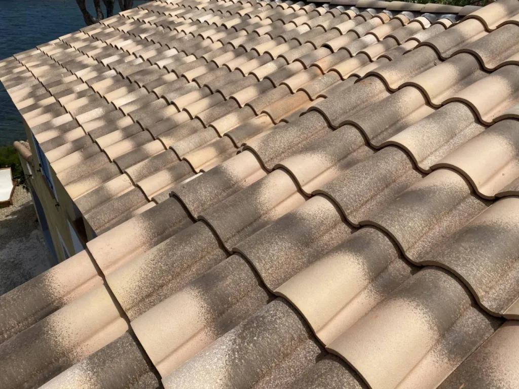 toiture tuile mecanique près de martigues