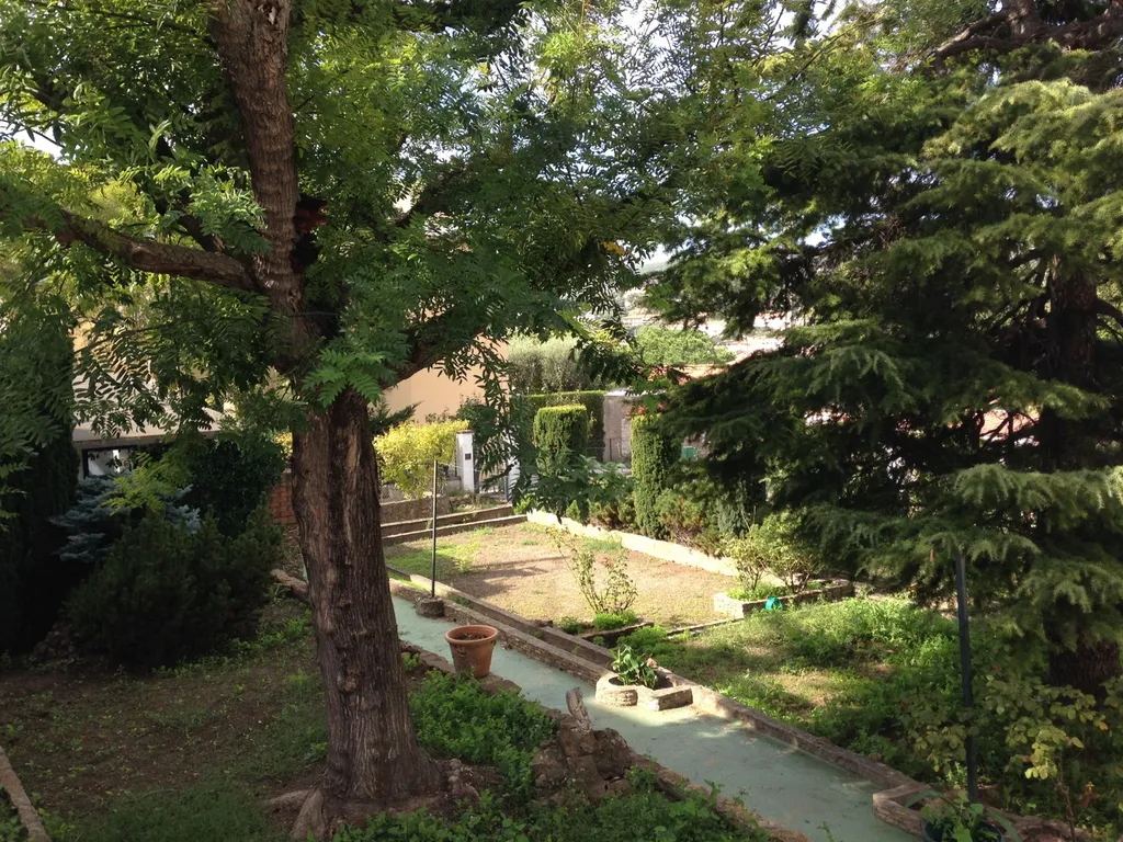 Maison composée de 2 logements 5 Cassis au calme à proximité immédiate du centre