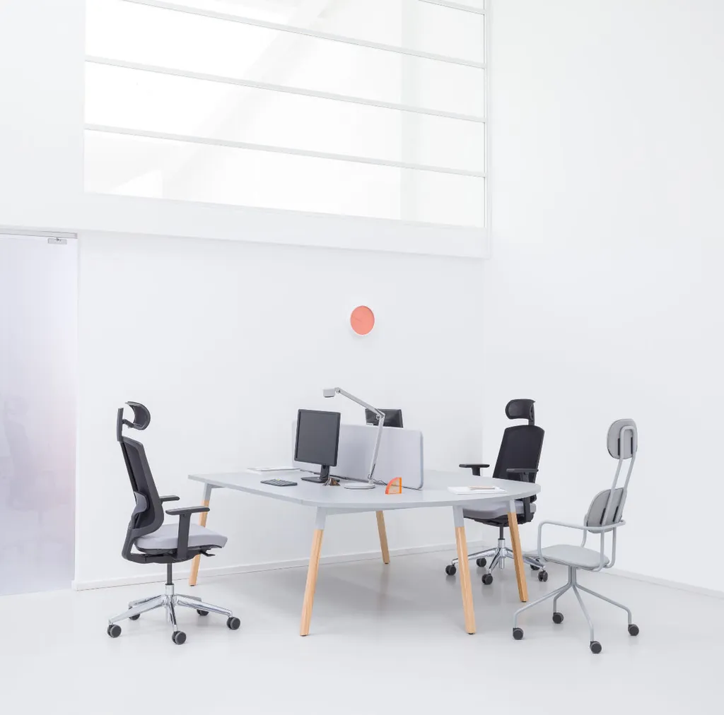 Gamme ULY des bureaux modulaires et ergonomiques pour open space et entreprises dans toute la région PACA