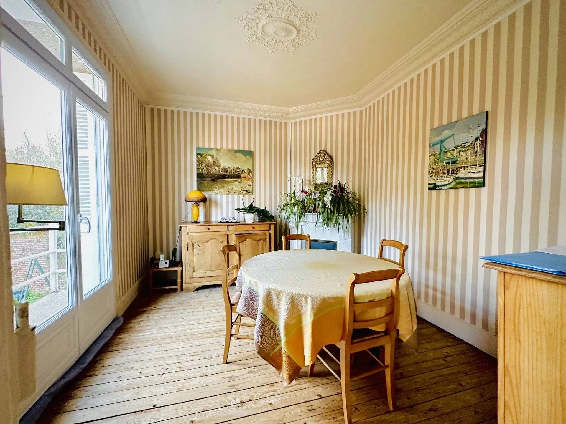 VENDU Maison de maître d'environ 200m² à quelques pas du centre-ville, et son terrain de 778m².