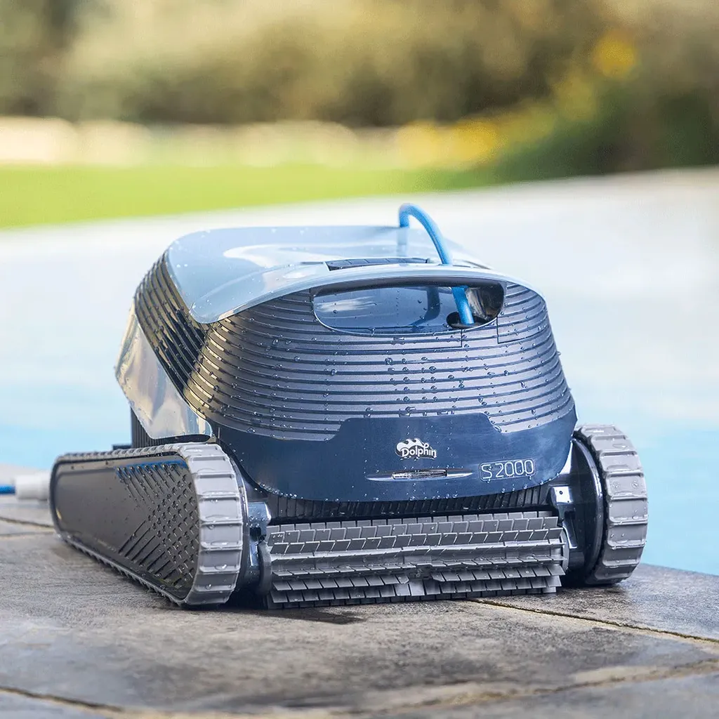 ROBOT s2000 sur une plage de piscine à Rocbaron