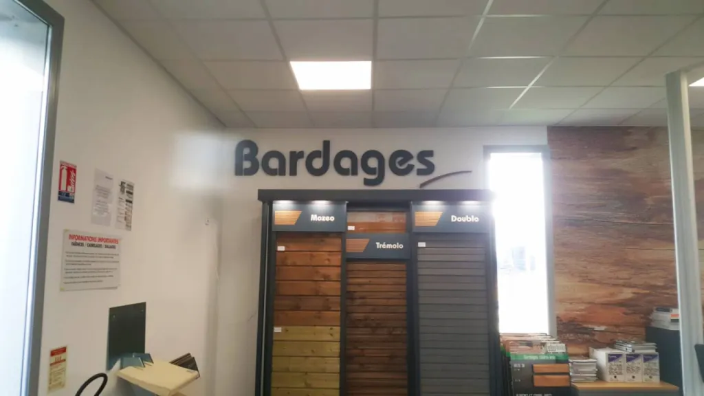 Signalétique intérieure pour un magasin Chausson Matériaux proche de Auch dans le Gers