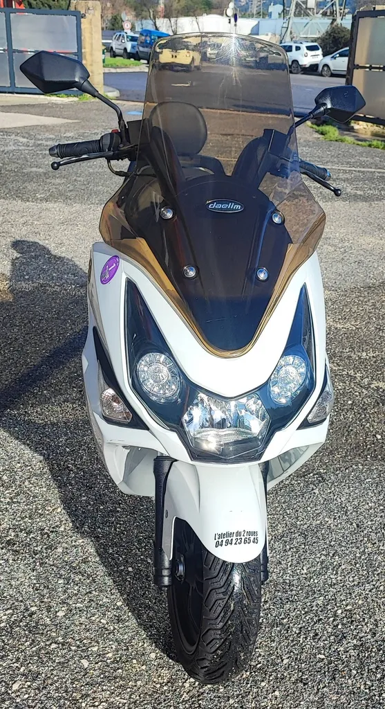 daelim s4 125 DU 06/2017 AVEC 23148 KM.