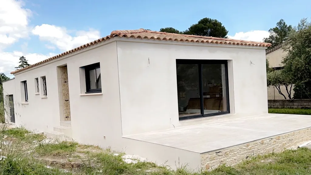 Ravalement de façade neuf et rénovation à Valence, Montélimar et Bollène. Contactez-nous, conseil, devis gratuit, suivit avec STONEO 26 Drôme 84 Vaucluse et 07 38 30 83 34 48 13 12